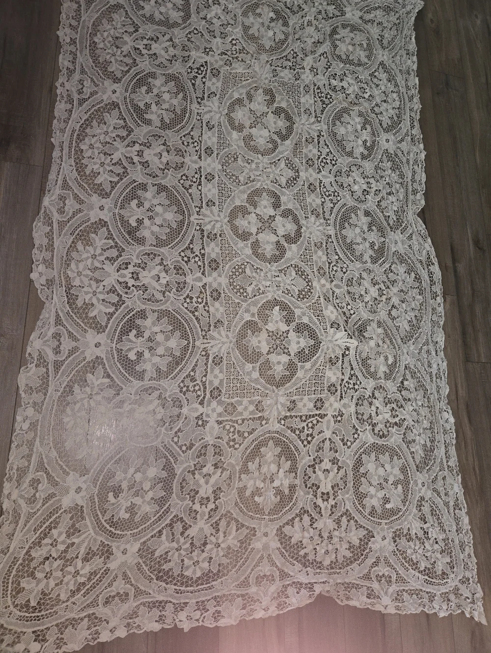 Vintage Floral Crochet Lace Tablecloth - Cream 86